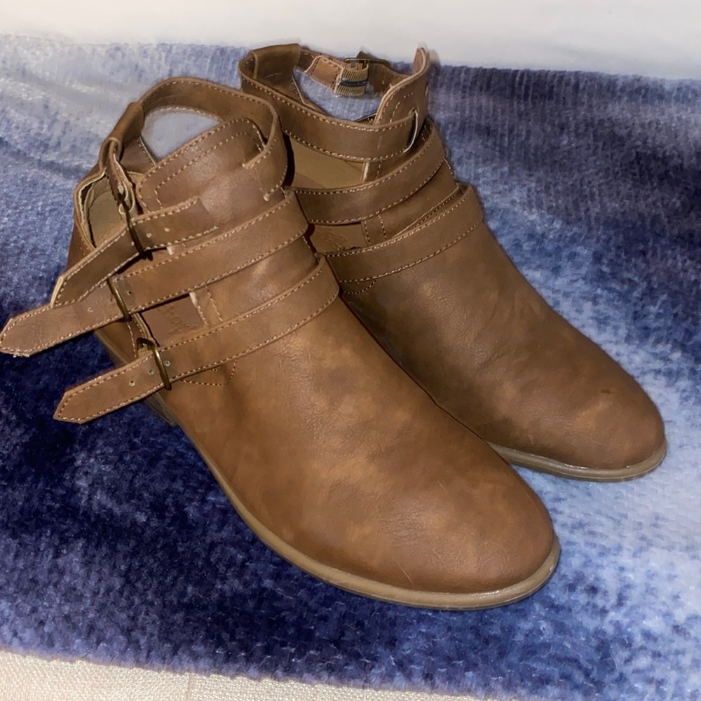 Chestnut Strappy Boots